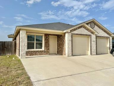 Main picture of 1301-04 Vanguard Ln