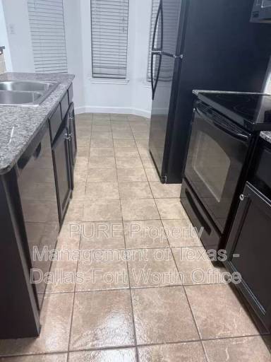 Main picture of 529 Mast Ct