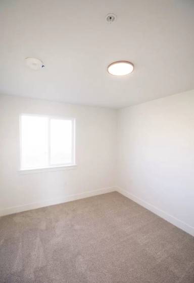 Main picture of 950 Valentine - Building 8 Unit 2