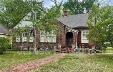 Main picture of 433 Thorn Pl