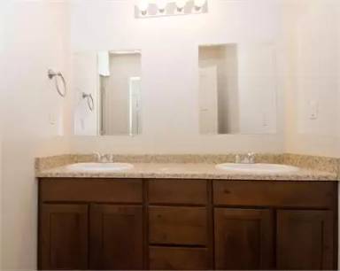 Main picture of Edgewater at Geneva