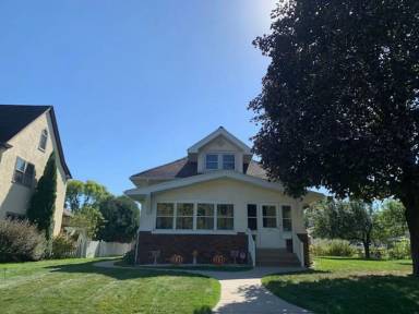 Main picture of 1100 Ivy Ave E