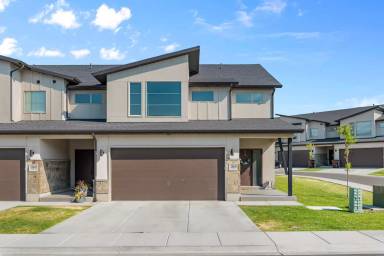 Main picture of 1860 S Courtney Way