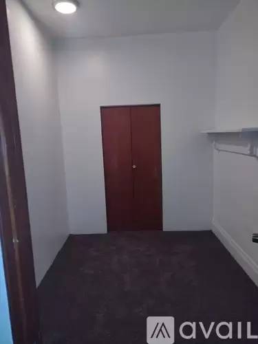 Main picture of 7215 Baker St