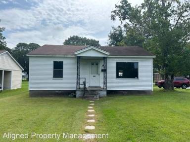 Main picture of 400 Healy St