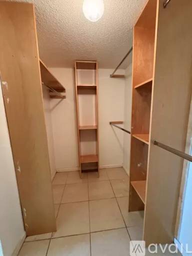 Main picture of 2925 SW 22nd Ave