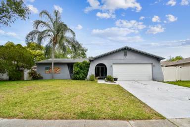 Main picture of 1415 Dinnerbell Ln E