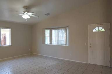 Main picture of 52465 Avenida Navarro