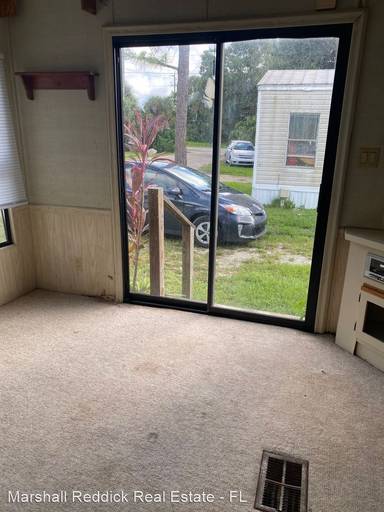 Main picture of 1475 N Bridge St