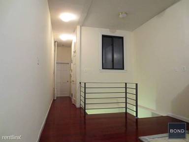 Main picture of 119 W 104th St