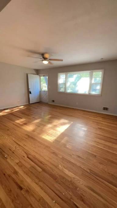 Main picture of 1630 N McCoy St