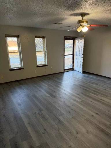 Main picture of 2935 Meadowview Dr