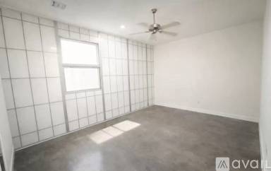 Main picture of 6000 S Congress Ave