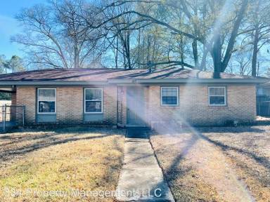 Main picture of 2700 Green Oaks Dr