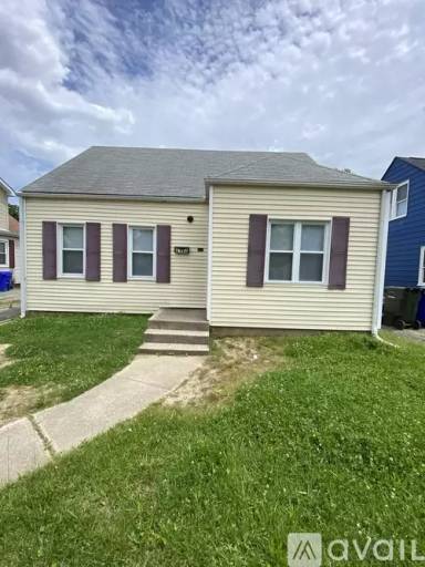 Main picture of 2187 Ontario St