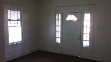 Main picture of 2104 Greenwood Ave