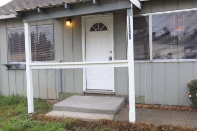 Main picture of 15025 NE Caples Rd