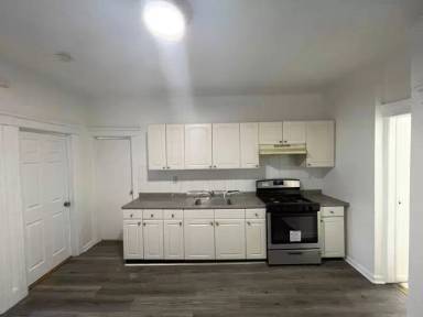 Main picture of 66 W 18th St