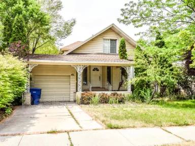 Main picture of 451 N 300 E