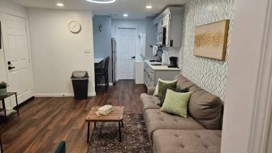 Main picture of 222 Walnut St NW
