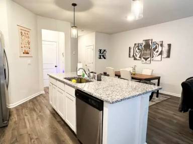 Main picture of 338 Bisham Ct