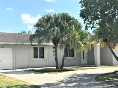 Main picture of 14873 SW 65th Ter
