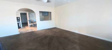 Main picture of 816 W 10th St