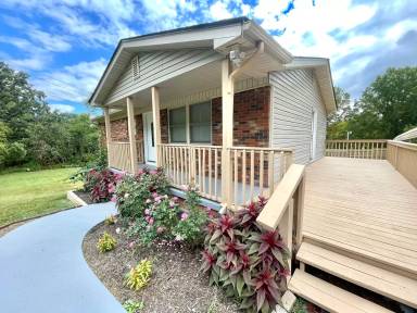 Main picture of 9508 Daybreak Dr