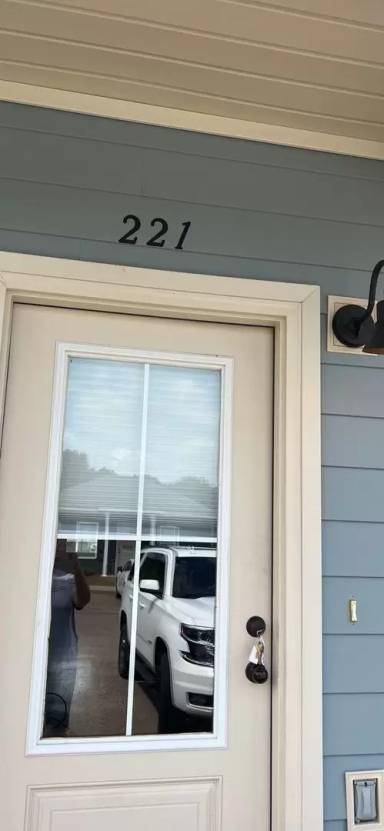 Main picture of 221 Keystone Dr