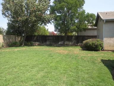 Main picture of 741 W Heritage Ave