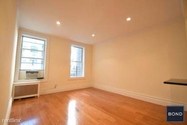 Main picture of 107 E 26th St