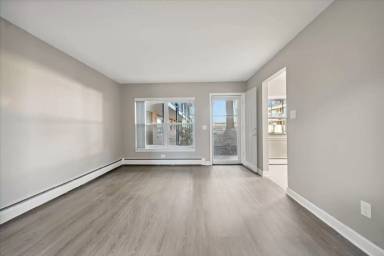 Main picture of 3838 W Sylvania Ave