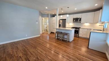 Main picture of 141 California Ter