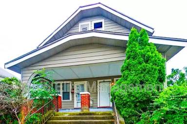 Main picture of 461 Reinhard Ave