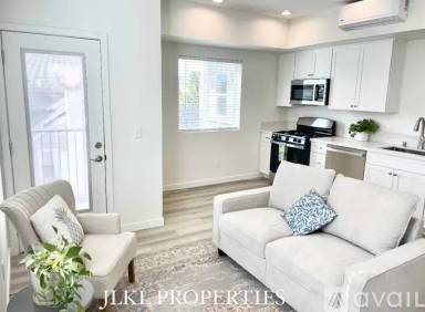 Main picture of 3084 Meade Ave