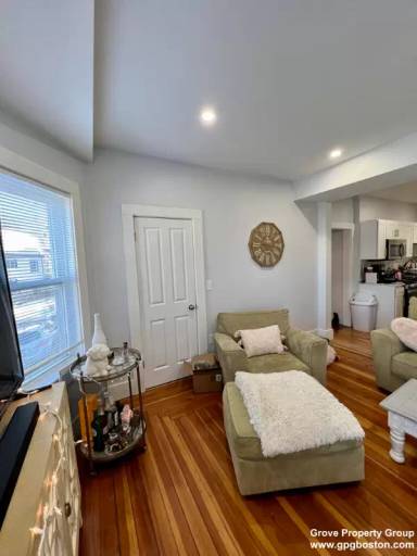 Main picture of 42 Moseley St