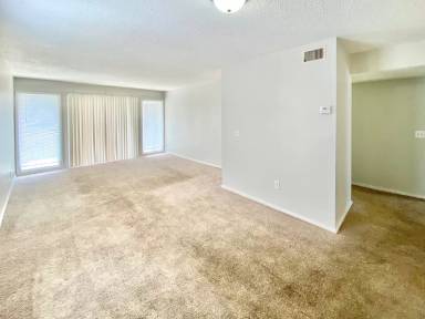 Main picture of Lexington Green Condominiums