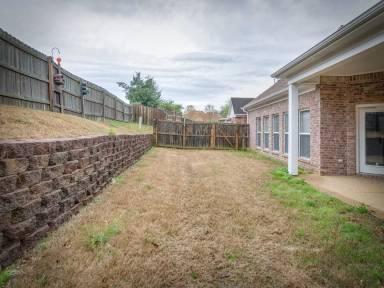 Main picture of 1069 Macon Hall Rd