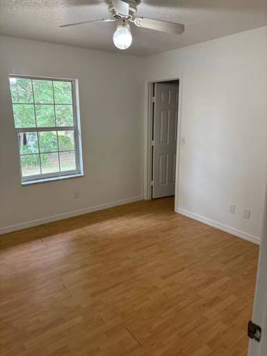 Main picture of 3 Almond Ln