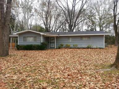 Main picture of 2944 Lakewood Dr