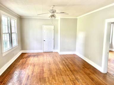 Main picture of 3008 Seneca St