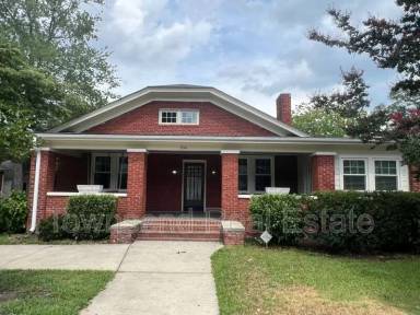 Main picture of 204 Oakridge Ave