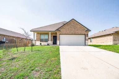 Main picture of 303 Danielle Dr