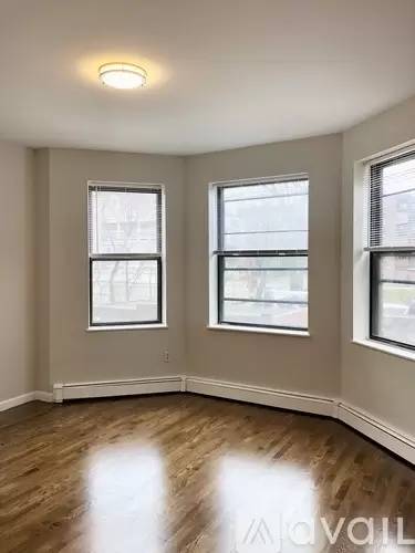 Main picture of 11 Stearns Rd