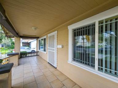 Main picture of 126 E Garfield Ave