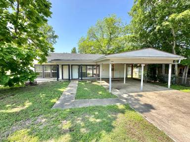Main picture of 1102 1104 Williamson Dr