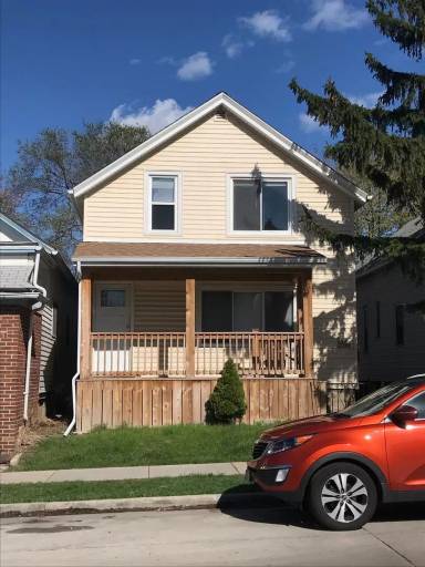 Main picture of 2350 S Howell Ave
