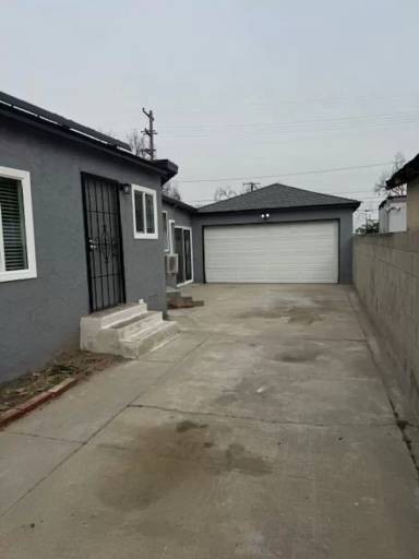 Main picture of 5762 Cedar Ave