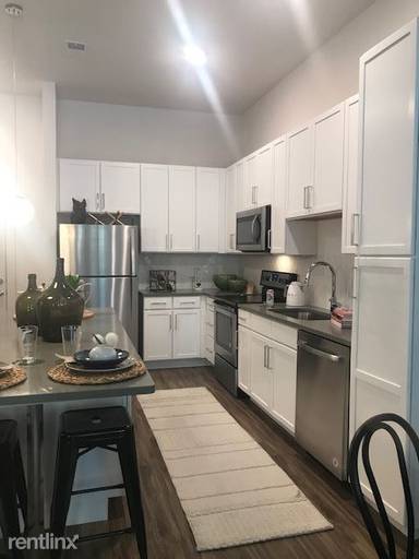 Main picture of 636 W Smith St