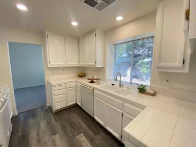 Main picture of 29140 Gillingham St